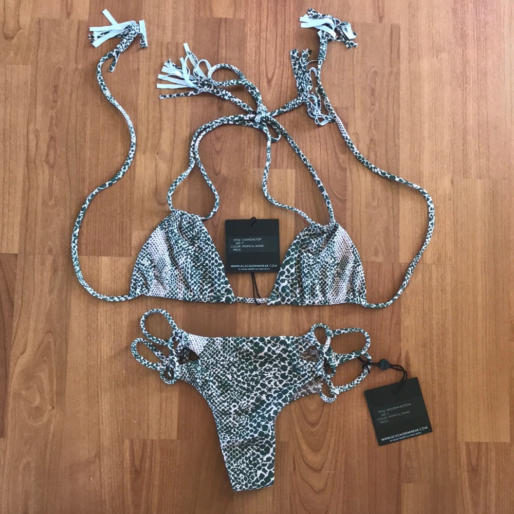 Acacia Set
